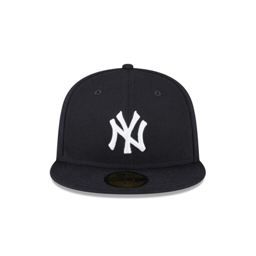 New York Yankees CC Sabathia Tribute Fitted Cap in Black