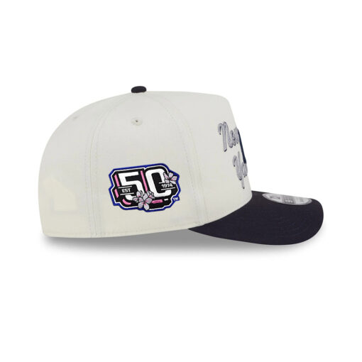 New York Yankees Chainstitch Snapback in Cream