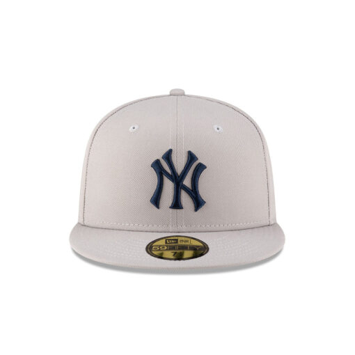 New York Yankees City Phrase Fitted Cap in Gray New York Yankees City Phrase Fitted Cap in Gray