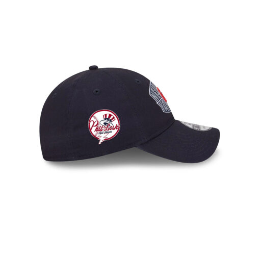 New York Yankees Classic Tone Adjustable Cap in Black