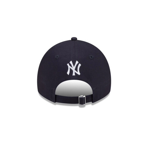New York Yankees Classic Tone Adjustable Cap in Black