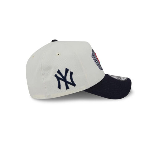New York Yankees Classic Tone Snapback in White