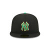 New York Yankees Clover Patch Fitted Cap in Black