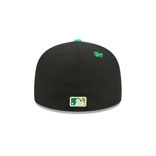 New York Yankees Clover Patch Fitted Cap in Black