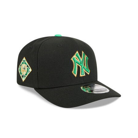 New York Yankees Clover Patch Stretch-Snap in Black