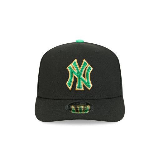 New York Yankees Clover Patch Stretch-Snap in Black