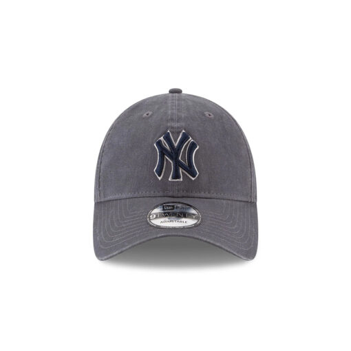 New York Yankees Core Classic Adjustable Cap in Gray New York Yankees Core Classic Adjustable Cap in Gray