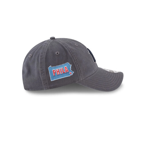New York Yankees Core Classic Adjustable Cap in Gray New York Yankees Core Classic Adjustable Cap in Gray