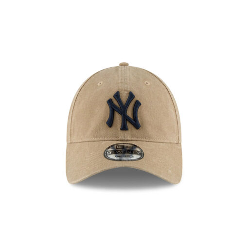 New York Yankees Core Classic Adjustable Cap in Khaki