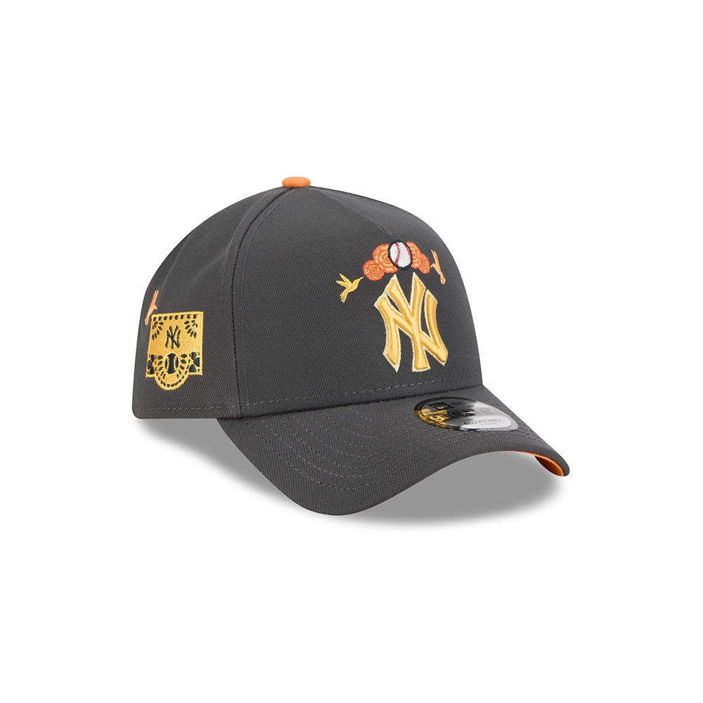 New York Yankees Day of the Dead Snapback in Graphite Black New York Yankees Day of the Dead Snapback in Graphite Black