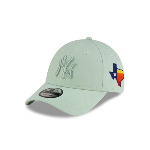 New York Yankees Essential Adjustable Cap in Pastel Green