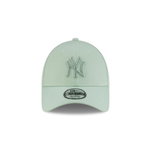 New York Yankees Essential Adjustable Cap in Pastel Green