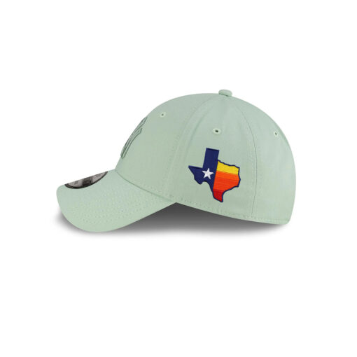 New York Yankees Essential Adjustable Cap in Pastel Green