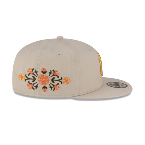 New York Yankees Floral Snapback in Ivory Cream