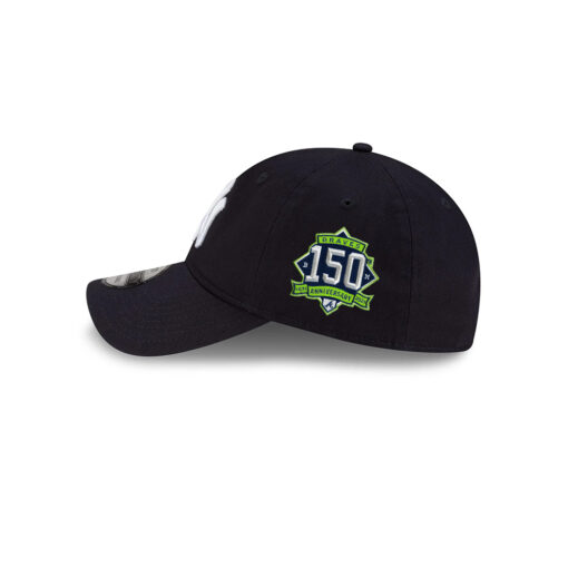 New York Yankees Hidden Pigeon Adjustable Cap in Black