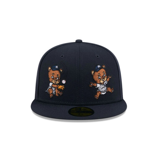 New York Yankees Mascot Duo Fitted Cap in Black