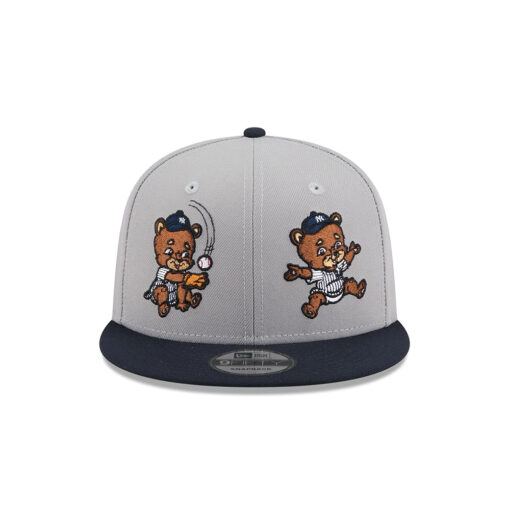 New York Yankees Mascot Duo Snapback in Gray