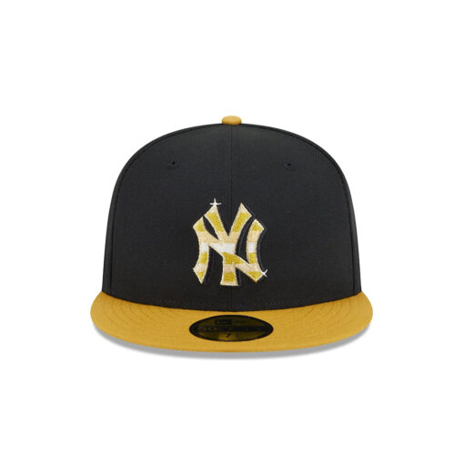 New York Yankees Metallic Gold Logo Fitted Cap New York Yankees Metallic Gold Logo Fitted Cap