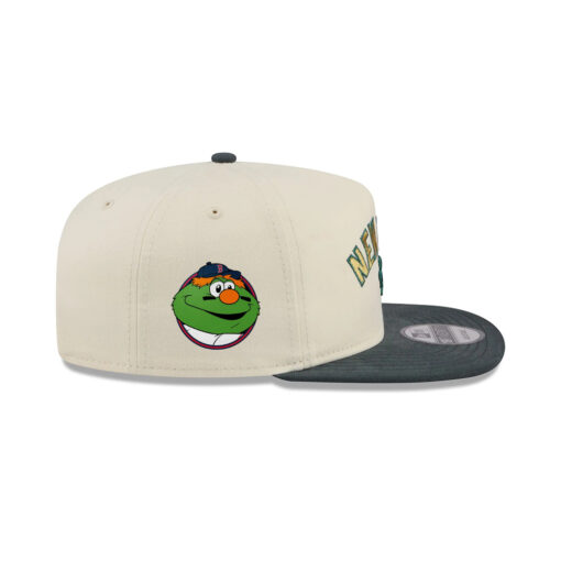 New York Yankees Metallic Logo Adjustable Cap in Cream