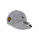 New York Yankees Mini Logo Adjustable Cap in Gray
