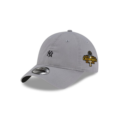 New York Yankees Mini Logo Adjustable Cap in Gray