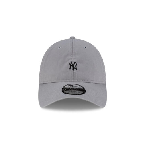 New York Yankees Mini Logo Adjustable Cap in Gray