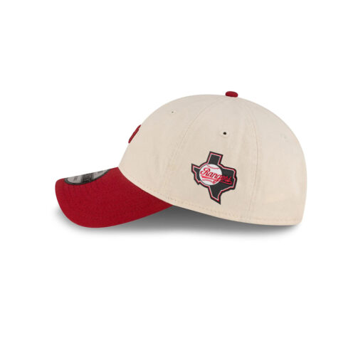 New York Yankees Mini Logo Adjustable Cap in Red