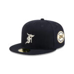 New York Yankees Minimal Bar Fitted Cap in Black