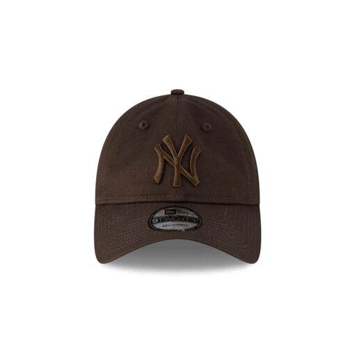 New York Yankees Monochrome Adjustable Cap in Brown New York Yankees Monochrome Adjustable Cap in Brown