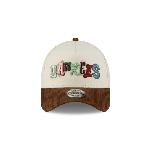 New York Yankees Notes Snapback in Cream
