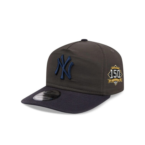 New York Yankees Nylon Adjustable Cap in Black