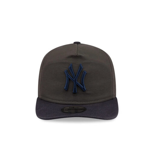 New York Yankees Nylon Adjustable Cap in Black