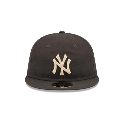 New York Yankees Nylon Retro Crown Adjustable Cap in Black