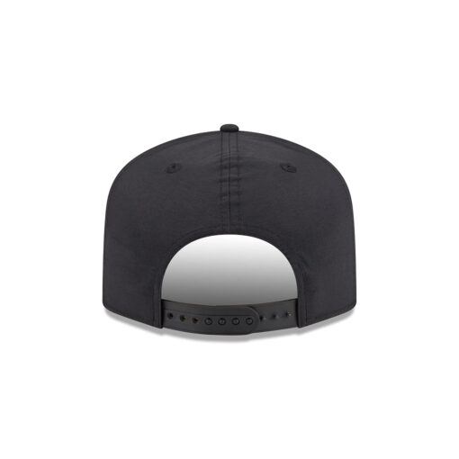 New York Yankees Nylon Snapback in Black