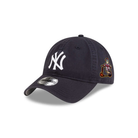 New York Yankees Owl Logo Adjustable Cap in Black