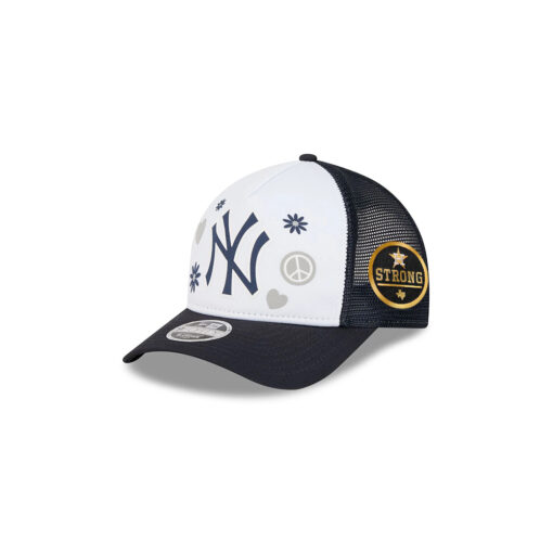 New York Yankees Play Mark Trucker Cap in White