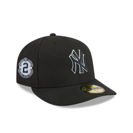 New York Yankees Pre-Curve Fitted Cap in Black
