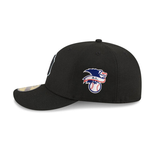 New York Yankees Pre-Curve Fitted Cap in Black