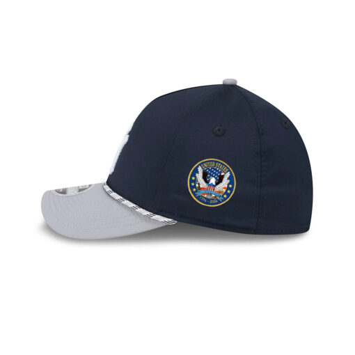 New York Yankees Rope Detail Stretch-Fit Cap in Black