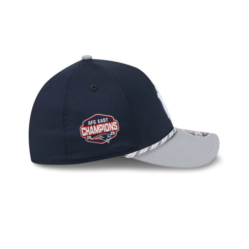 New York Yankees Rope Detail Stretch-Fit Cap in Black