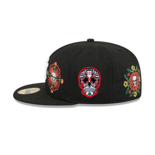 New York Yankees Skull and Flowers Fitted Cap in Black