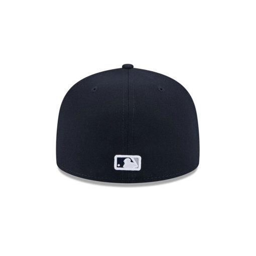 New York Yankees State Outline Fitted Cap in Black