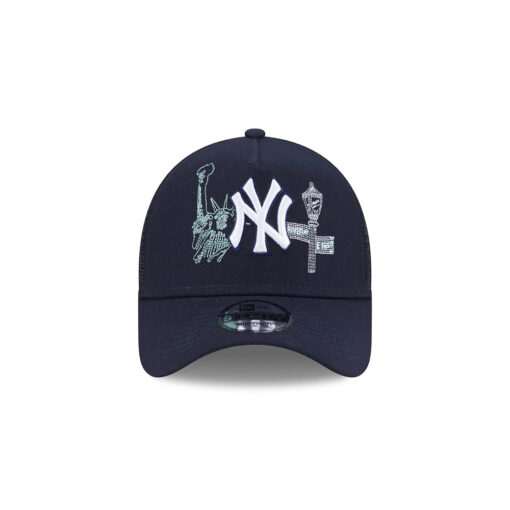 New York Yankees State Outline Trucker Cap in Black