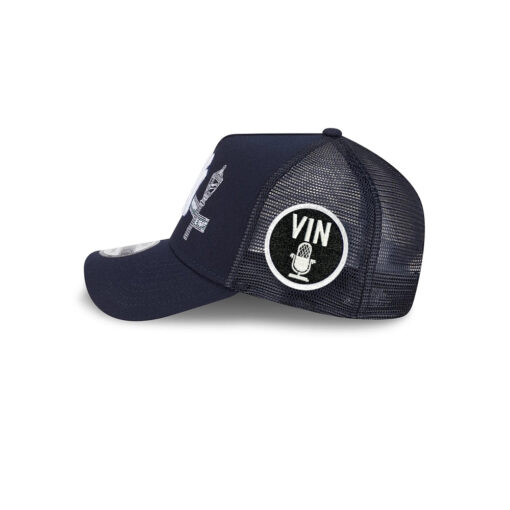 New York Yankees State Outline Trucker Cap in Black