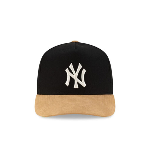 New York Yankees Suede Visor Snapback in Black Camel New York Yankees Suede Visor Snapback in Black Camel