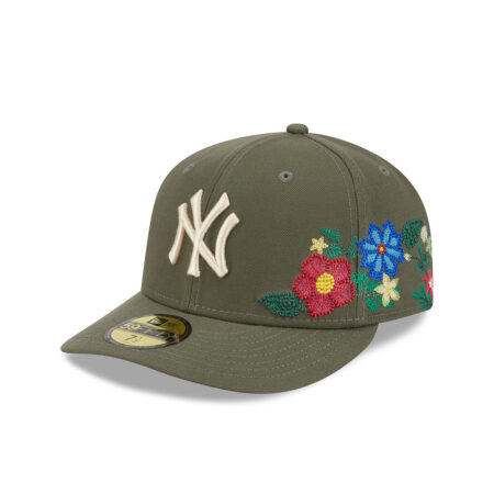 New York Yankees Tonal Floral Fitted Cap in Olive