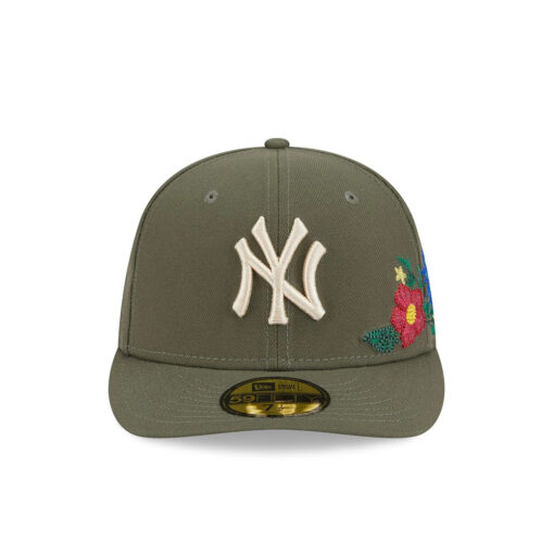 New York Yankees Tonal Floral Fitted Cap in Olive