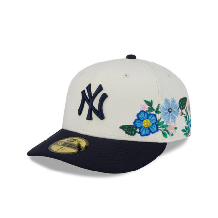 New York Yankees Tonal Floral Fitted Cap in White