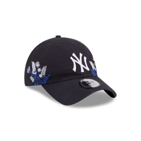 New York Yankees Wildflower Adjustable Cap in Black