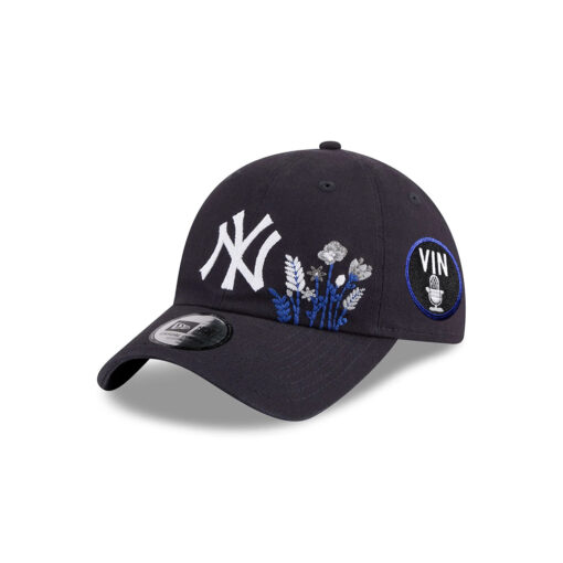 New York Yankees Wildflower Adjustable Cap in Black